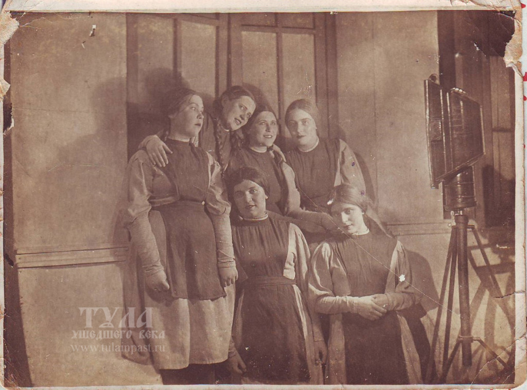 Артистки театра 1938.jpg