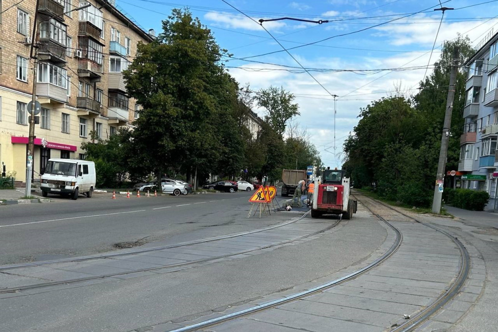 На улице Болдина в Туле заасфальтируют трамвайную остановку после жалоб горожан