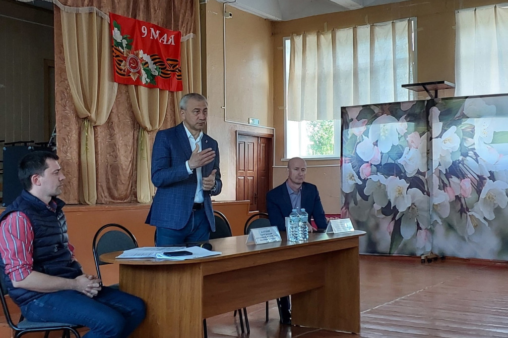 Глава администрации Ефремова провел встречу с местными жителями 17 мая / Сергей Балтабаев