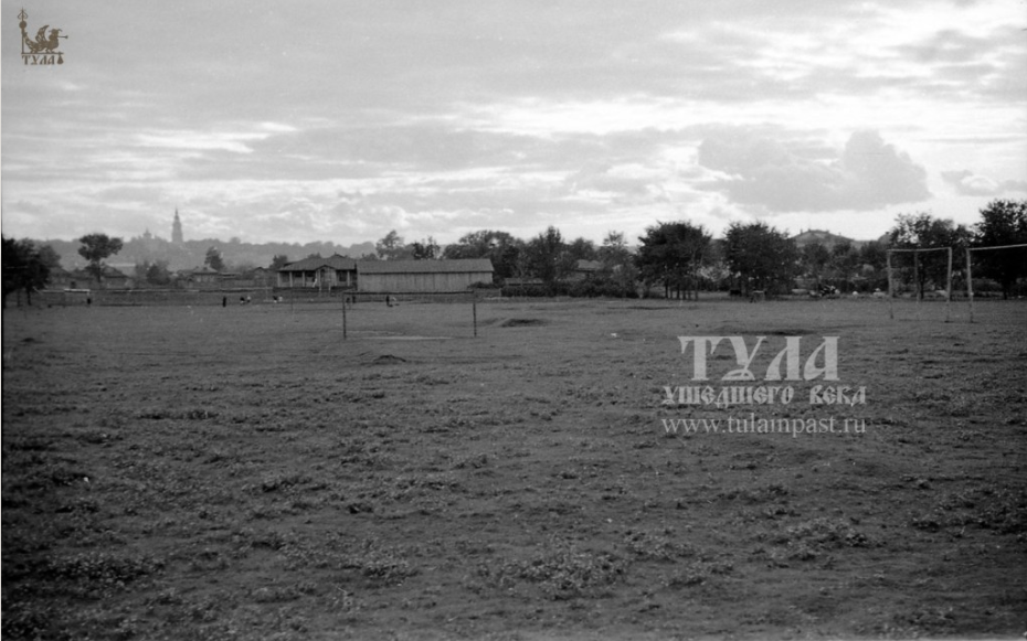 Пойма Упы во время современного ТЦ Макси.png