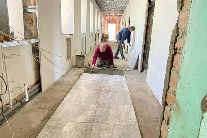 Продолжается ремонт фасада и внутренние работы / тульский минздрав