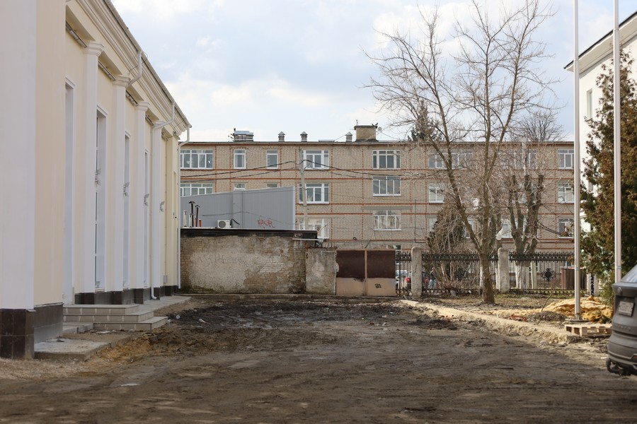 Запланированы ремонт дорожного покрытия, озеленение, подсветка / администрация Новомосковска