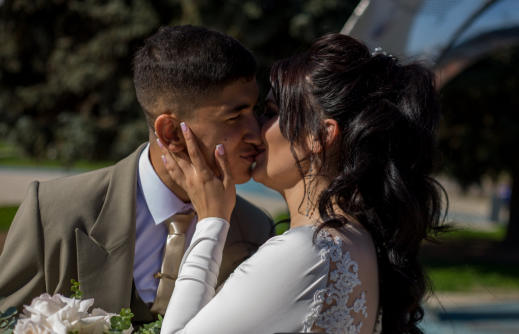 свадьба поцелуи.png