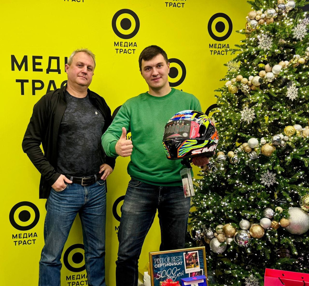 11. Владимир Ольшанский и Александр Костырко, Мотосалон _Мотопарк_ Мотоциклетный шлем.jpg