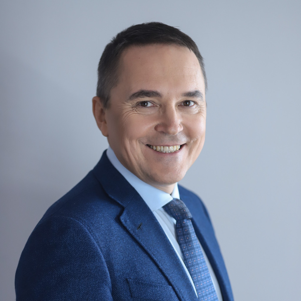 Бузунов в синем пиджаке3.jpg