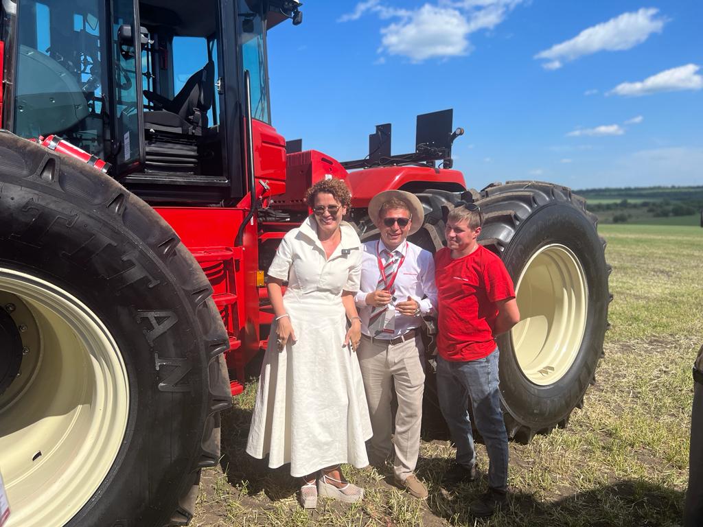 Тест-драйв трактора прошел успешно