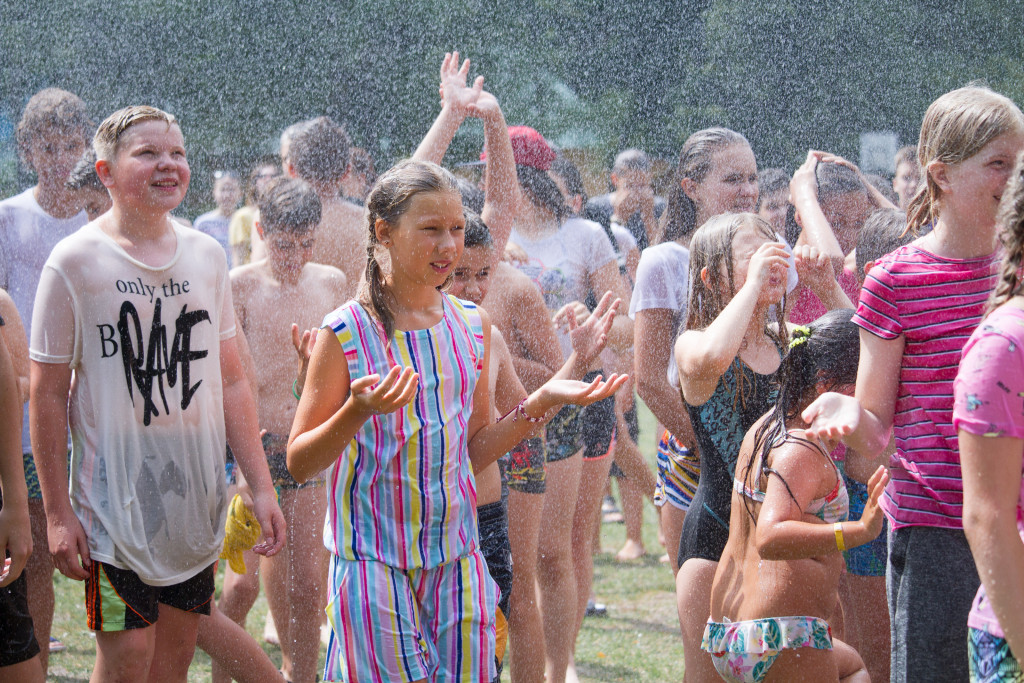 Лагерь - обливания.jpg