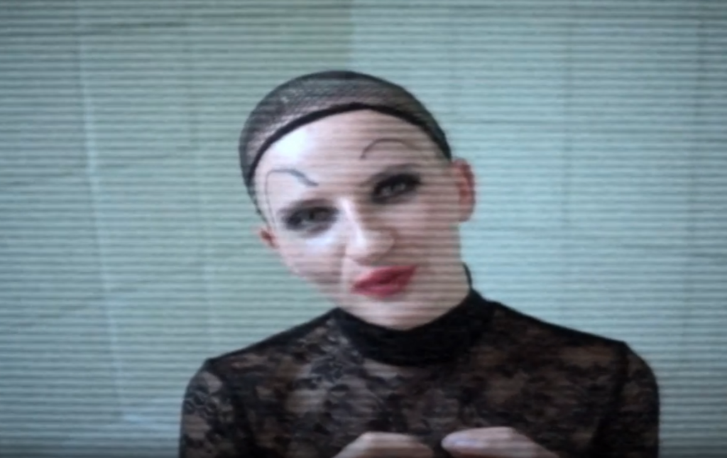 Лиза Тузовская спектакль Кто я? лиза.png