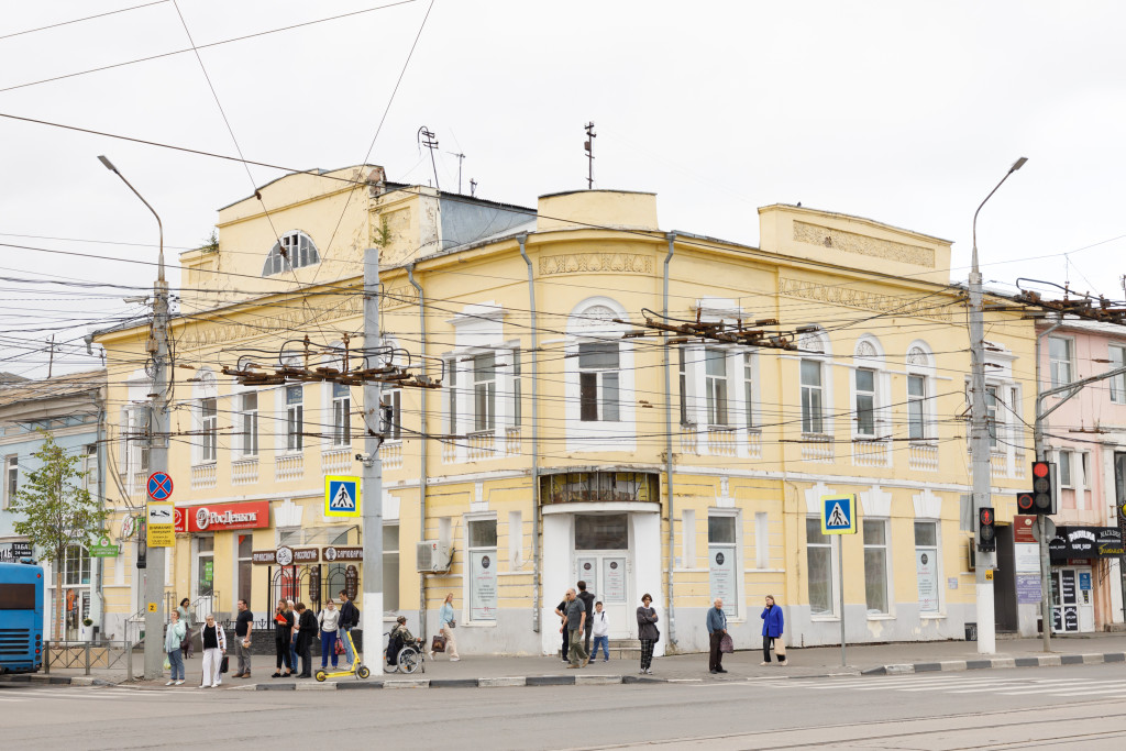 Пьяный угол и старая аптека: виртуальная прогулка по проспекту Ленина в Туле