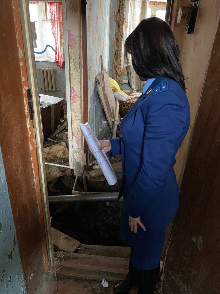 Одна из квартир в Донском оказалась затопленной канализационными стоками