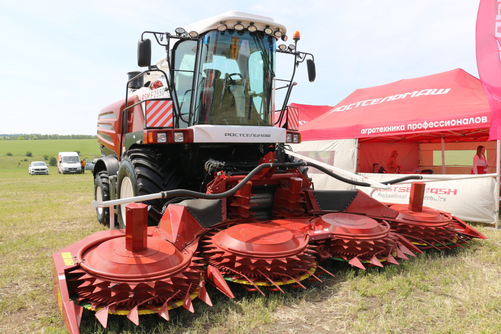 Комбайн Ростсельмаш F 2550