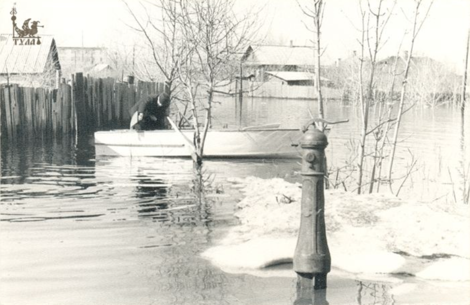 Наводнение в частном секторе около цирка 1970.png