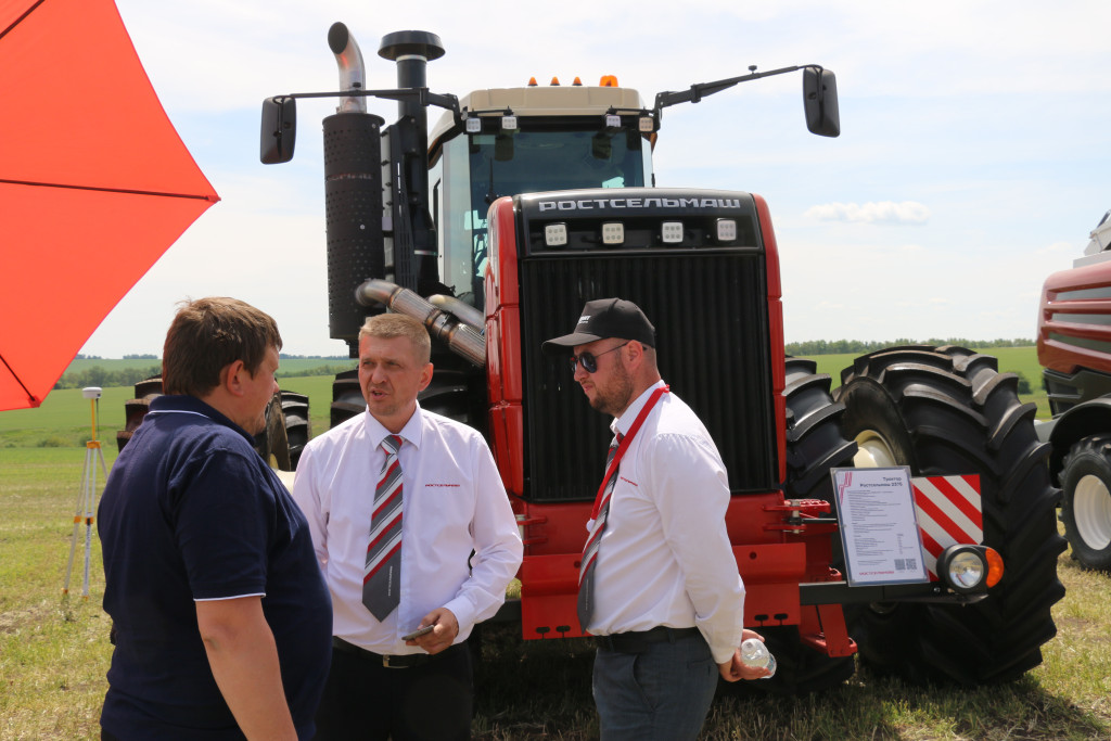 Аграрии с интересом знакомились с техникой