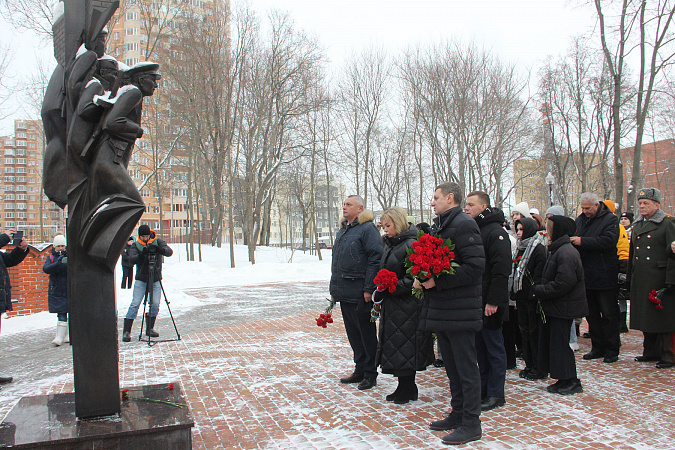В Рогожинском парке Тулы установили стелу в память о подвиге Тульского Рабочего полка
