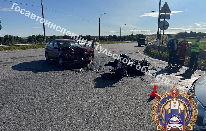 Пенсионер на Renault Logan врезался в мотоциклиста в Киреевском районе