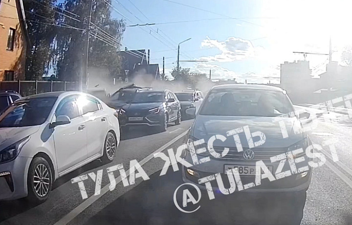 Момент массового ДТП в Туле попал на видео