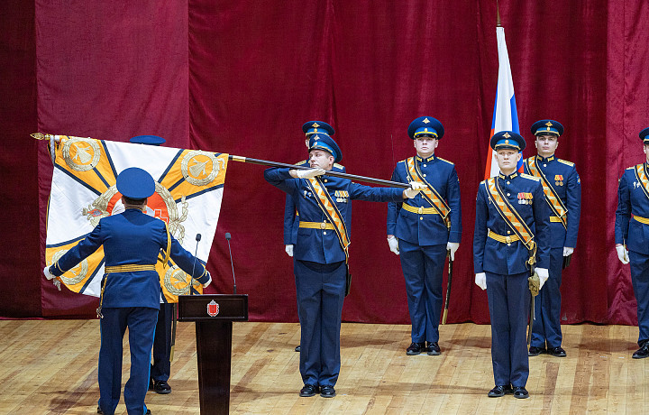 Тульскому 39-му отдельному гвардейскому медицинскому отряду вручили Георгиевское знамя