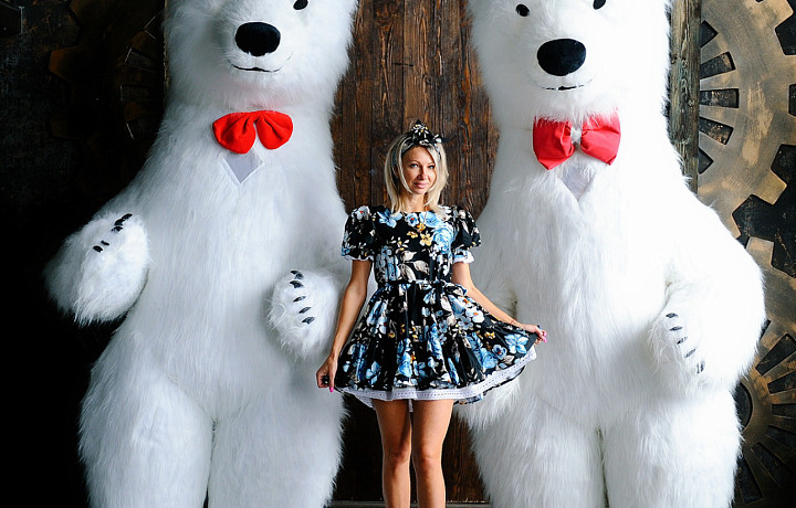 От Пирожкова до Путина: Людмила Балясникова рассказала, какие ростовые куклы в Туле пользуются особым спросом