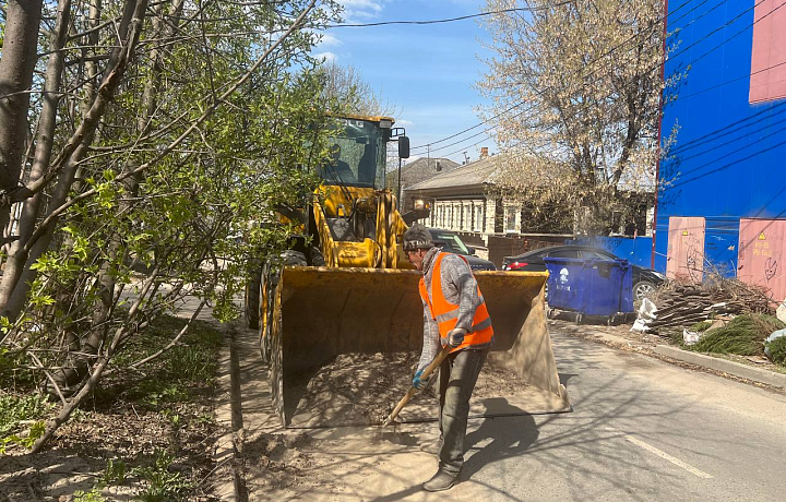 Уборку смета с улиц Тулы проконтролировал Илья Беспалов