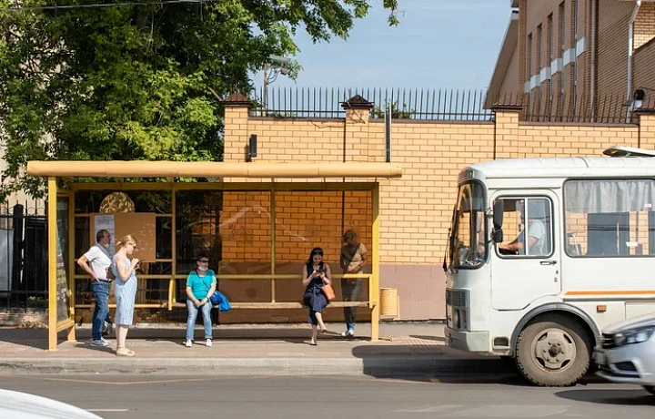 В Новомосковском районе до сентября поменяют десять остановок общественого транспорта