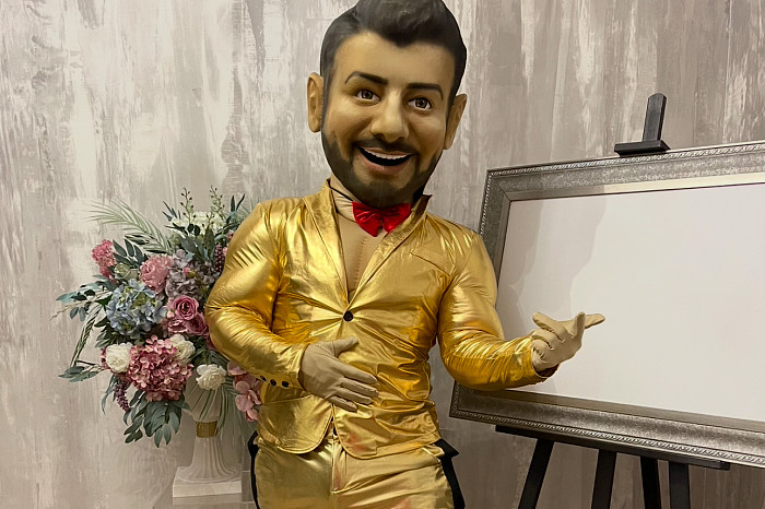 От Пирожкова до Путина: Людмила Балясникова рассказала, какие ростовые куклы в Туле пользуются особым спросом