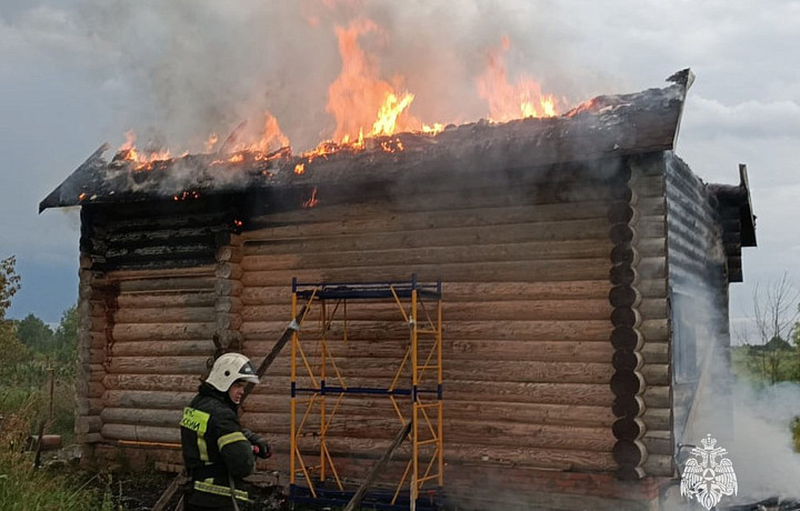 Тульские спасатели потушили три пожара за сутки