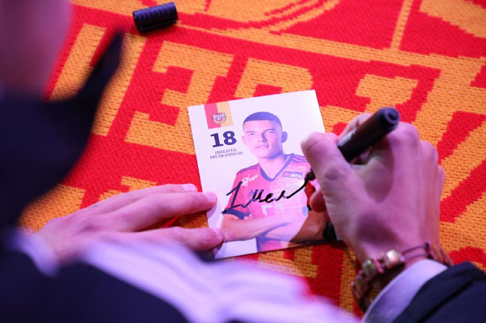 В Туле начался матч «Арсенала» и «Алании» – фото