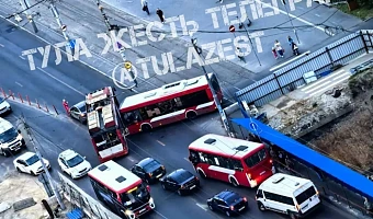 Троллейбус и автобус устроили ДТП на Зеленстрое в Туле