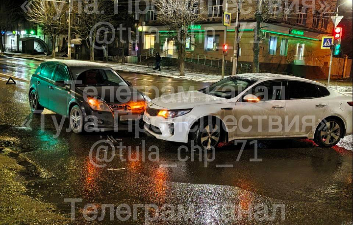 В Туле ищут очевидцев ДТП на перекрестке улиц Мира и Болдина