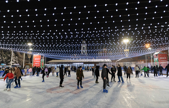 В Туле открылся Губернский каток: фоторепортаж