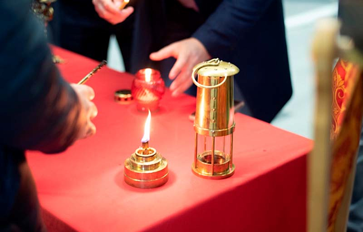 Благодатный огонь доставят в Россию 11 апреля