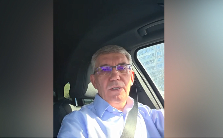 «Послушаем, что скажет министр транспорта»: Миляев проехал за рулем по Туле и раскритиковал состояние дорог