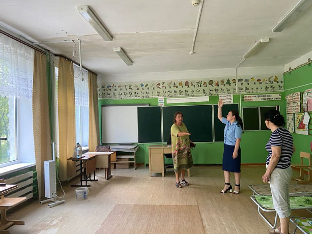 В Веневском районе прокуратура нашла повреждения в здании школы