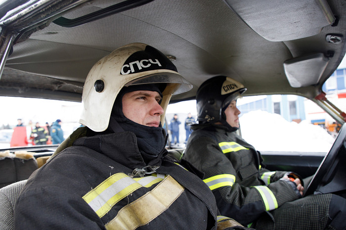 В Туле прошли соревнования среди спасателей по ликвидации последствий ДТП