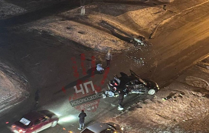 Ночью 7 декабря в Новомосковске произошло серьезное ДТП с пострадавшими