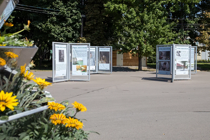 В Центральном парке Тулы открыли выставку, посвящённую 120-летию Крылова