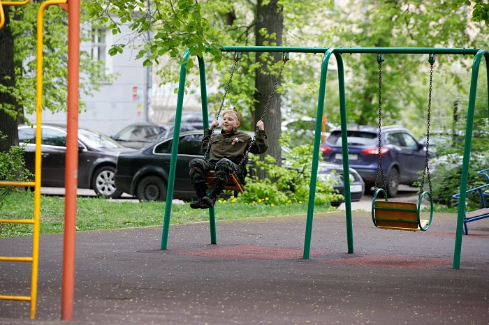 Тульские кадеты и студенты поздравили ветерана Великой Отечественной войны с наступающим Днем Победы