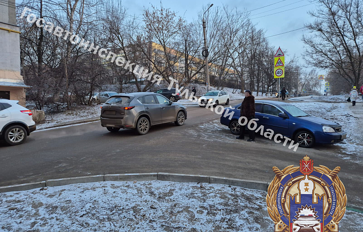 На улице Максимовского в Туле ребенок-пешеход попал под колеса Mazda CX5