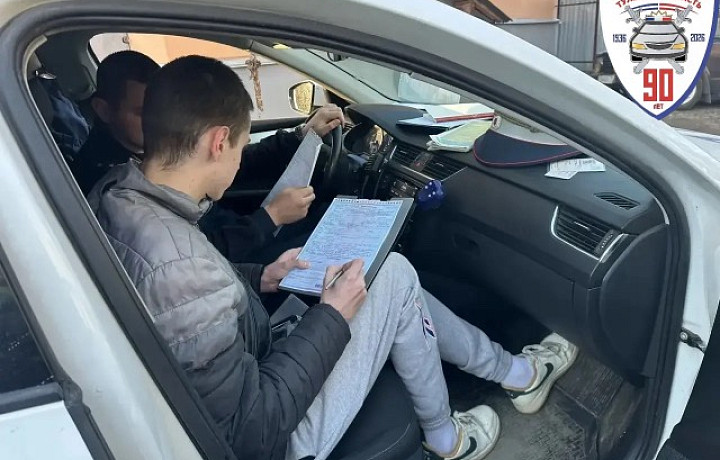 На лихача у ТРЦ «Макси» в Туле составили четыре протокола за нарушения ПДД