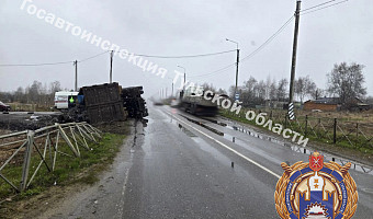 В Узловском районе «МАЗ» слетел в кювет и опрокинулся