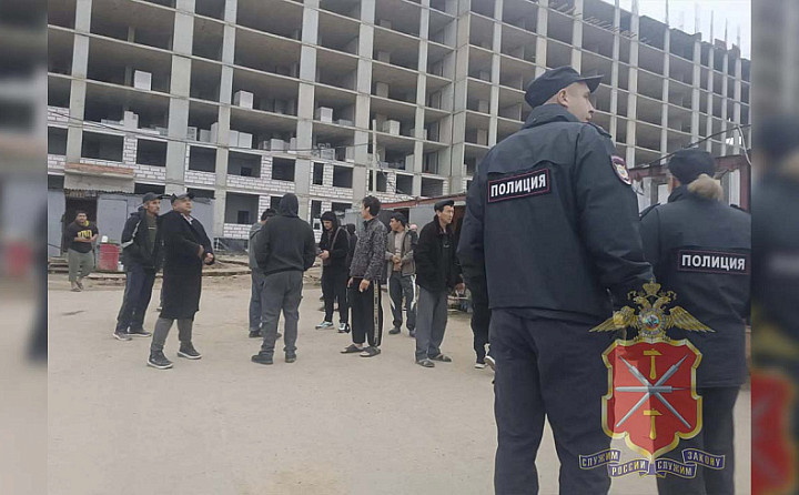 Более 50 мигрантов-нарушителей трудились на стройках и в кафе Тулы