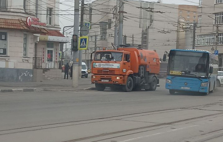 Тулу убирают 300 человек и 150 единиц техники