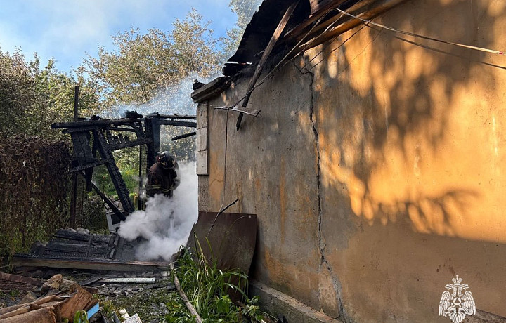 Два пожара и три ДТП случились в Тульской области за сутки