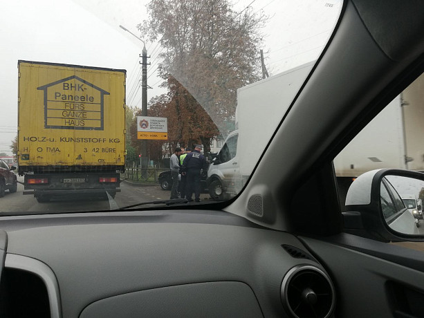 В Туле на Одоевском шоссе из-за ДТП образовалась большая пробка
