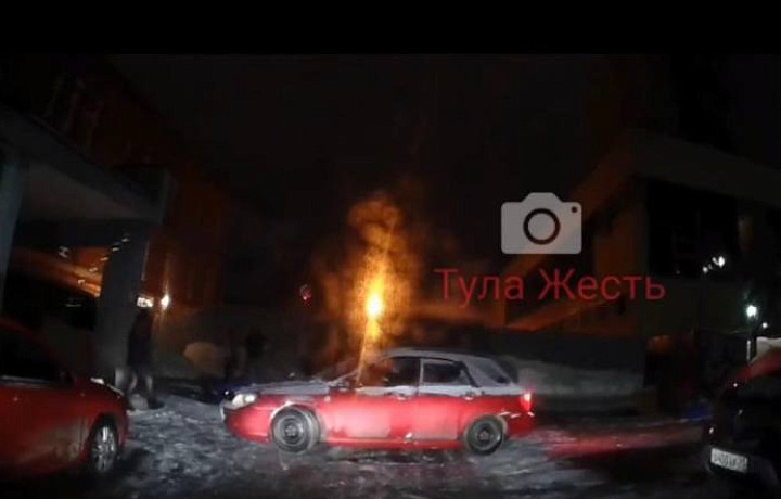 Ночью 5 марта в Туле водитель прокатил на капоте пассажира