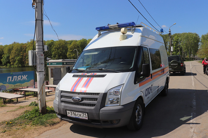 Водолазы обследовали дно центрального пруда в парке имени Белоусова в Туле