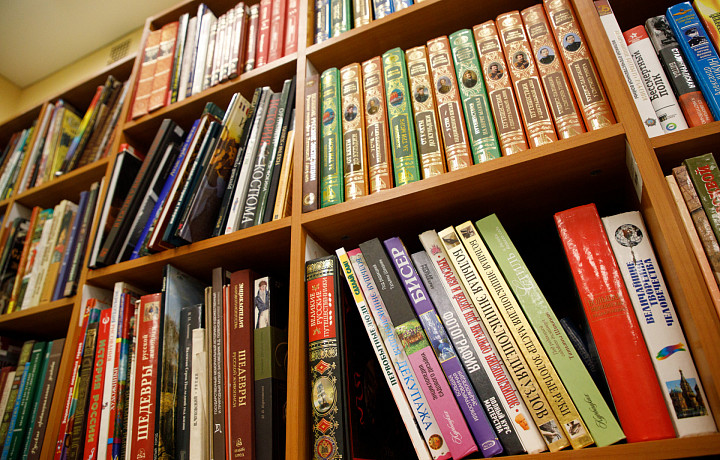 Всем книголюбам посвящается: какие произведения рекомендуют прочитать эксперты ТСН24