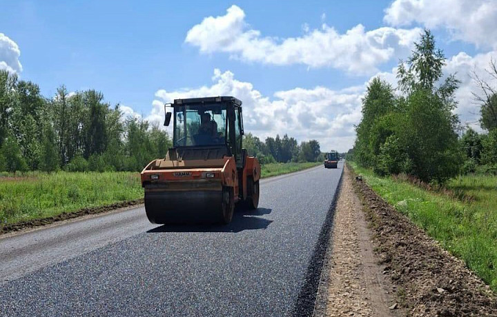 В Тульской области ремонтируют дорогу, ведущую к «Маршруту выходного дня»