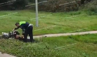 В Туле подросток упал с питбайка при попытке скрыться от сотрудников ДПС