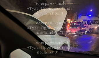 Две легковушки столкнулись в Заречье в Туле